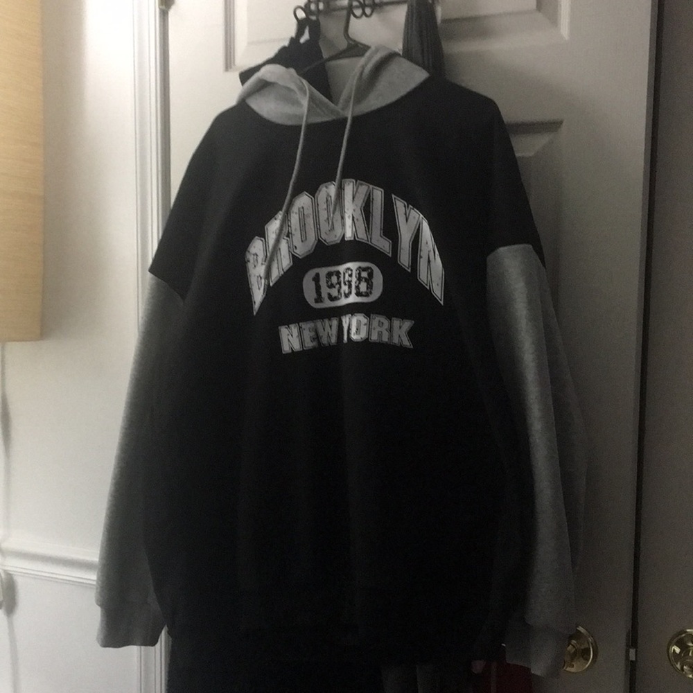 Shein plus size black and grey and white sweatshirt with hood